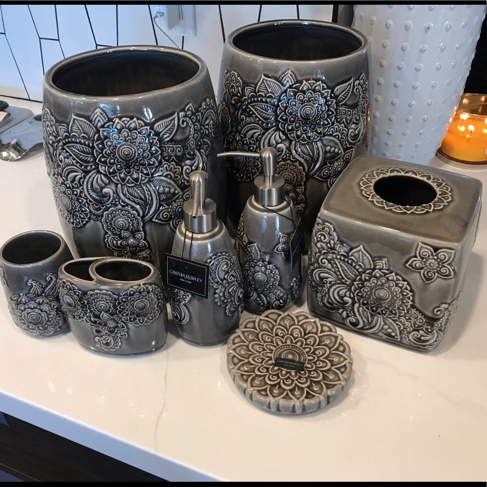 COPY - Cynthia Rowley Bathroom Accessories